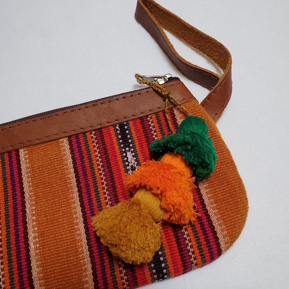 Nena & Co. Sedona Clutch / Wristlet - Picture 3 of 15